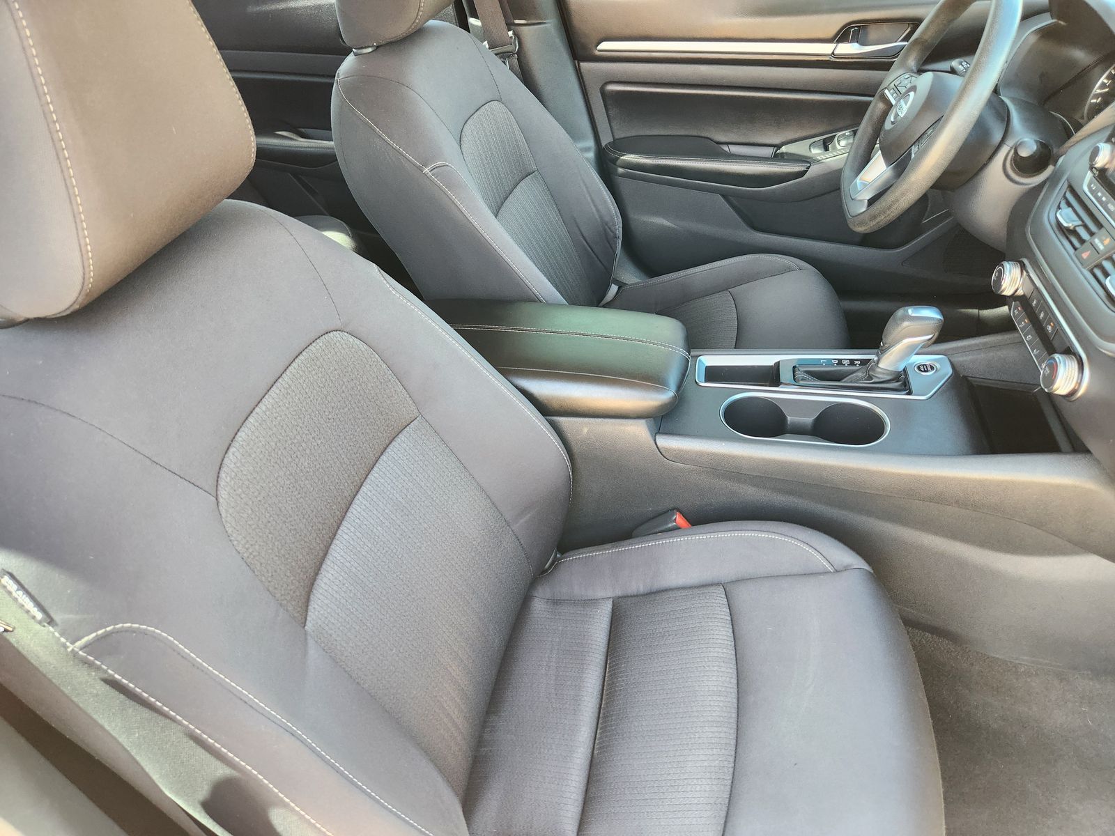 Used 2022 Brilliant Silver Nissan 2.5 SV image 22