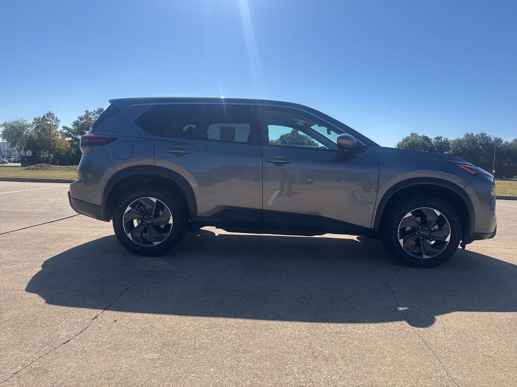 Used 2024 Nissan Rogue SV SUV