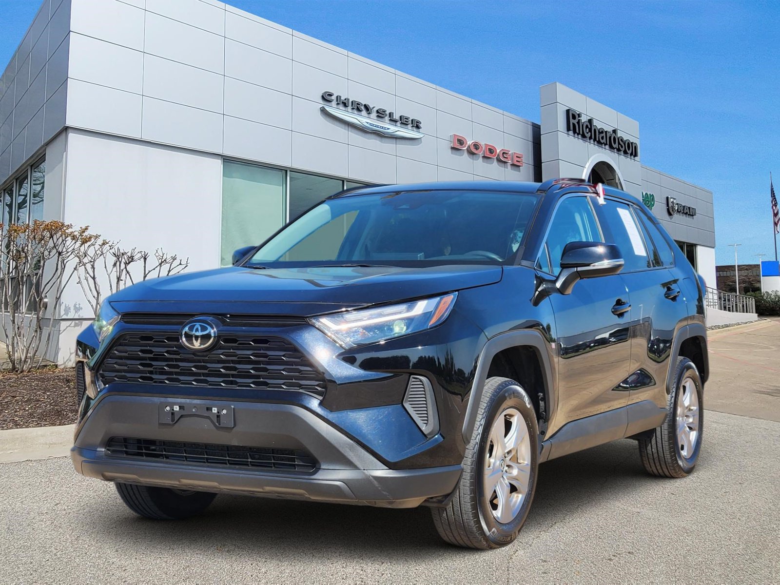 Used 2025 Toyota RAV4 XLE SUV