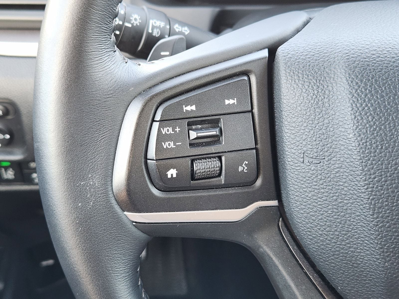 Used 2025 Crystal Black Pearl Honda RTL image 36