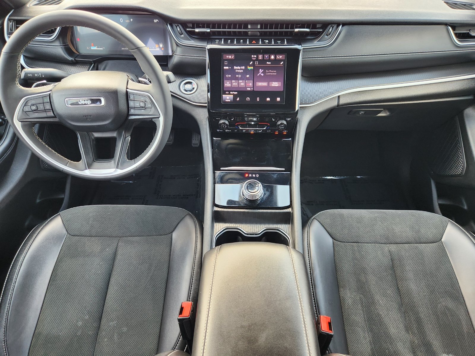 Used 2025 Diamond Black Crystal Pearlcoat Jeep Laredo image 35