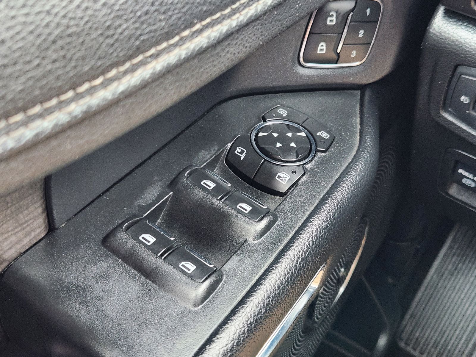 Used 2020 Magnetic Ford Limited image 30