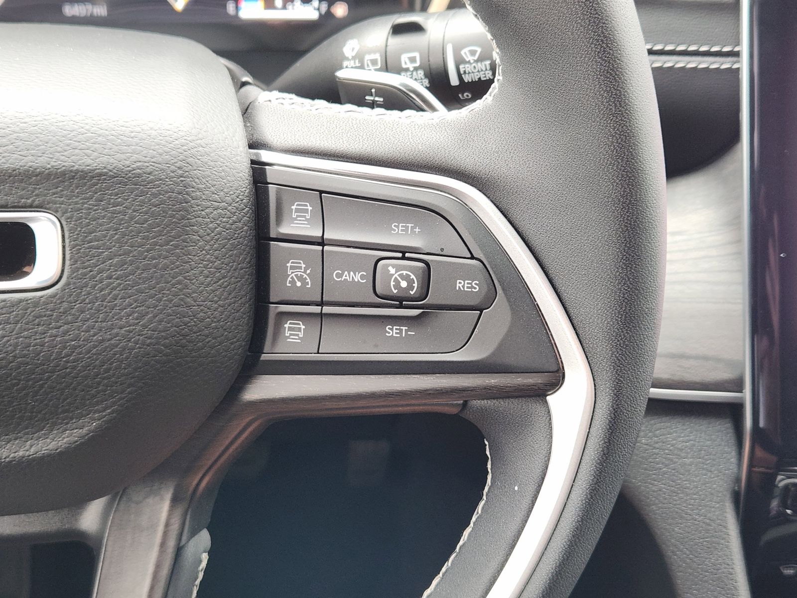 Used 2025 Bright White Jeep Limited image 39