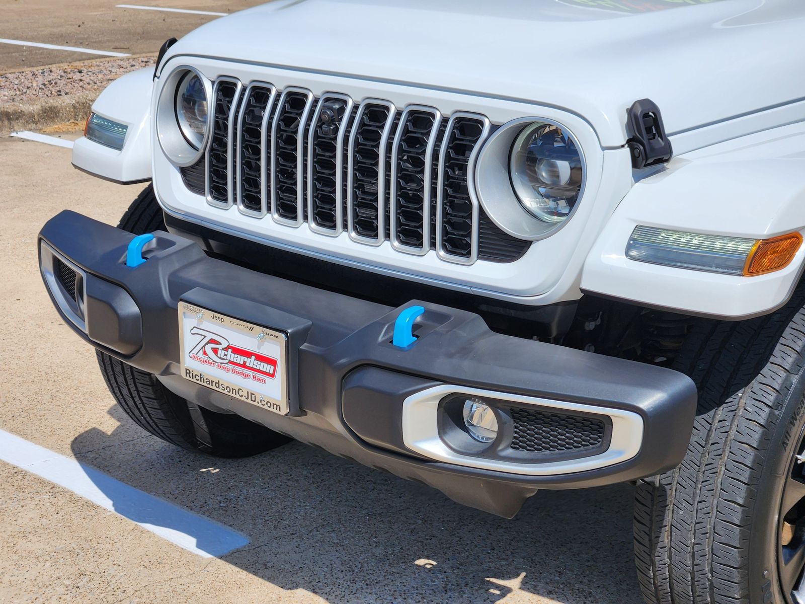 Used 2024 Bright White Clearcoat Jeep Sahara image 11