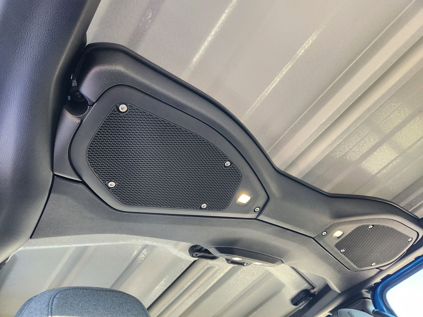 New 2026 Hydro Blue Pearlcoat Jeep SPORT 4X4 image 32