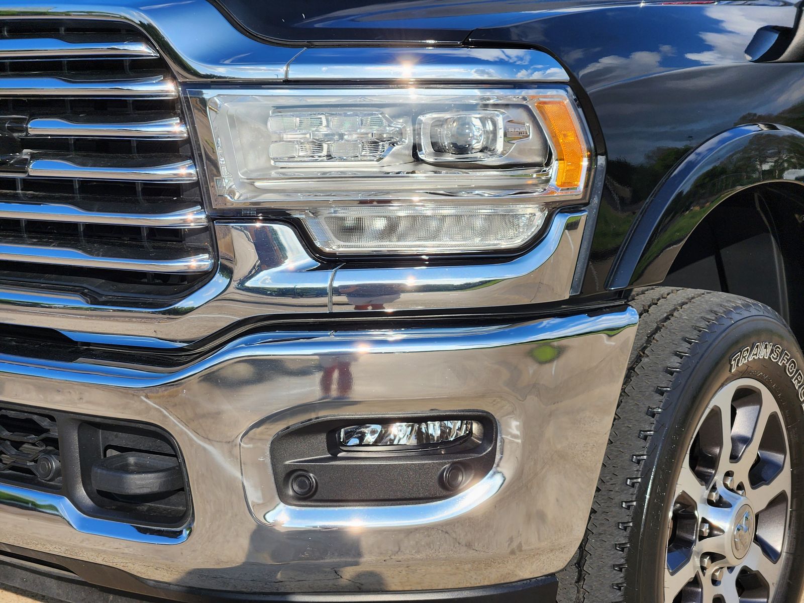 Used 2022 Diamond Black Crystal Pearlcoat Ram Longhorn image 10