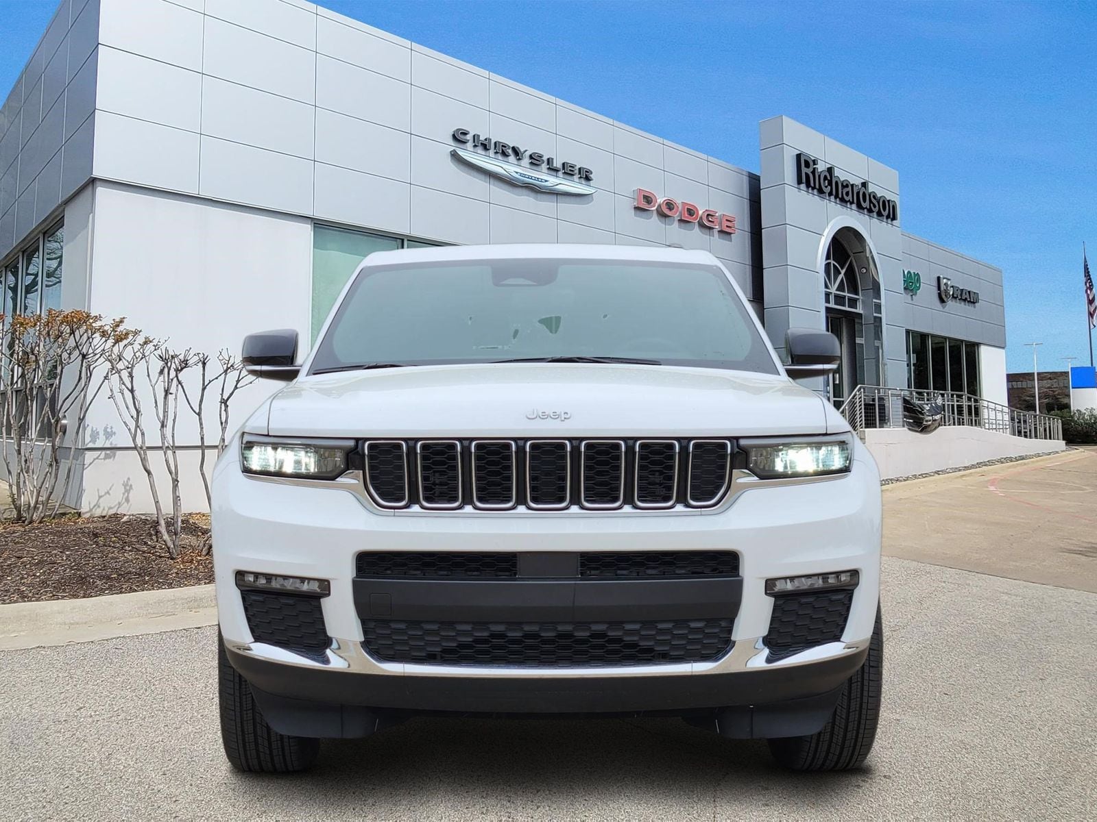 Used 2025 Bright White Jeep Limited image 2