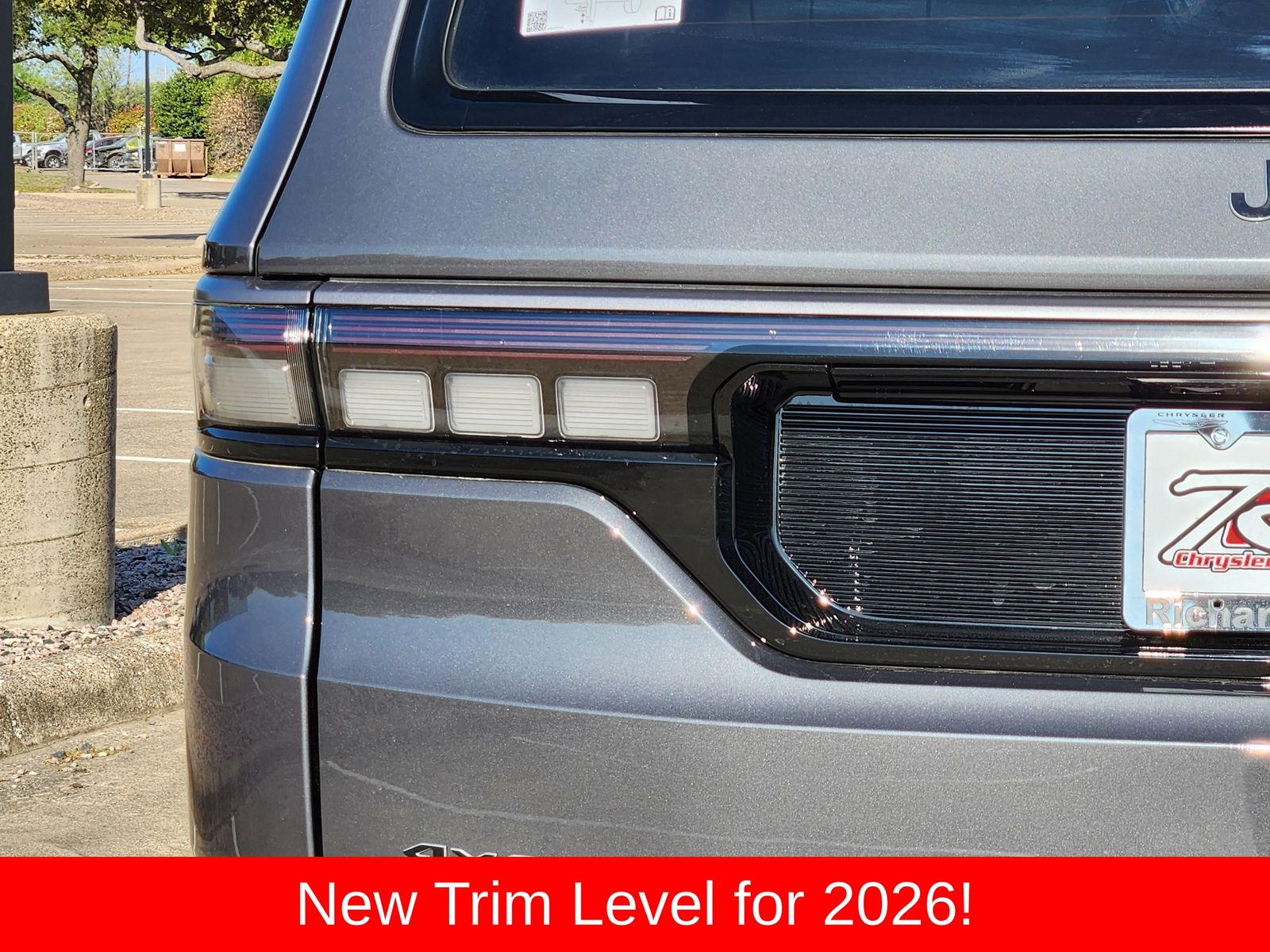 New 2026 Baltic Gray Jeep LIMITED ALTITUDE 4X4 image 15