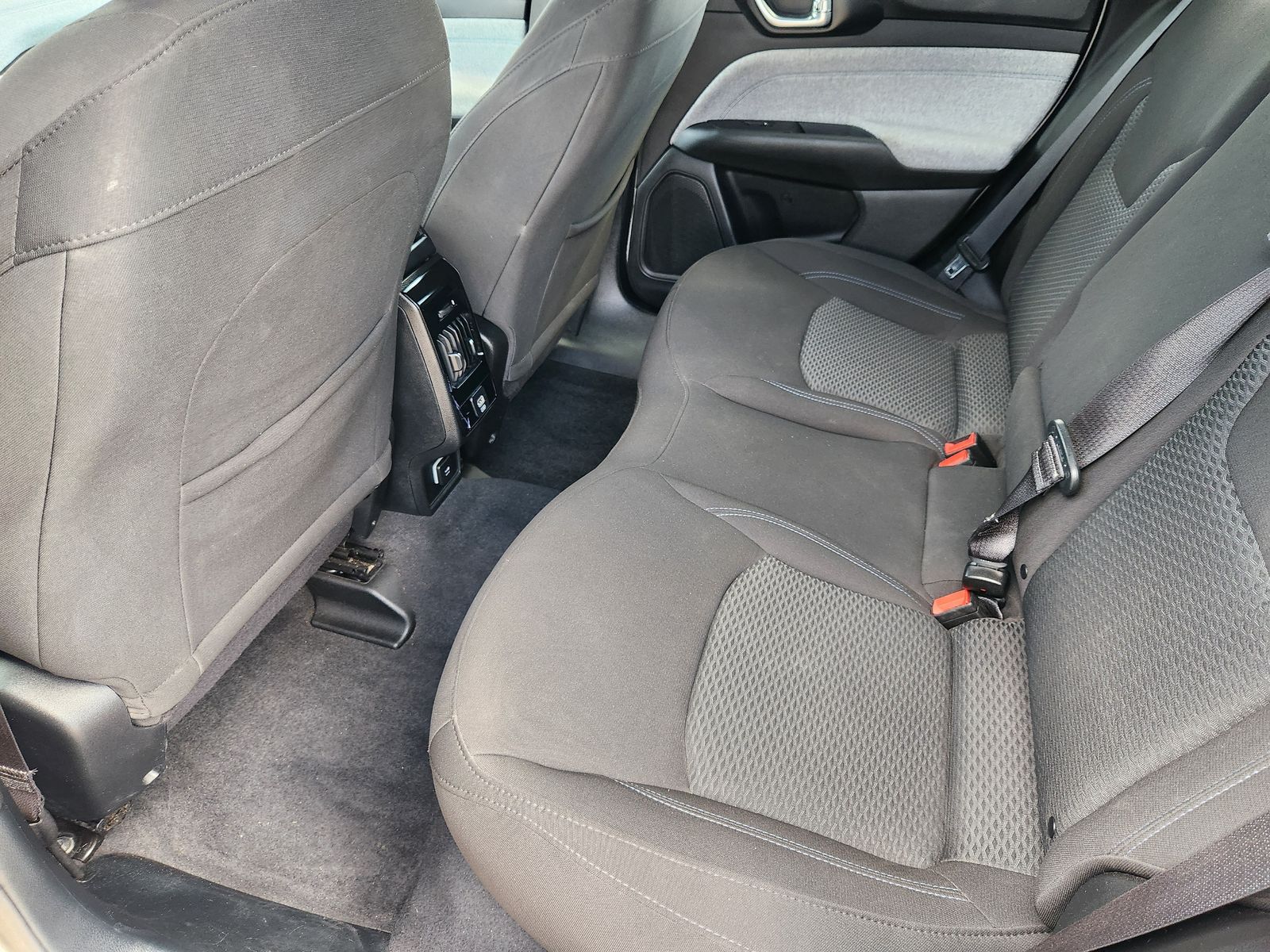 Used 2024 Silver Zynith Jeep Sport image 39