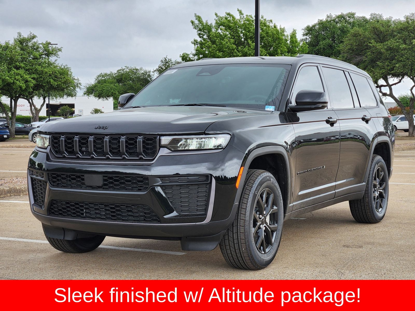 New 2026 Diamond Black Crystal Pearlcoat Jeep L LAREDO ALTITUDE 4X4 image 2