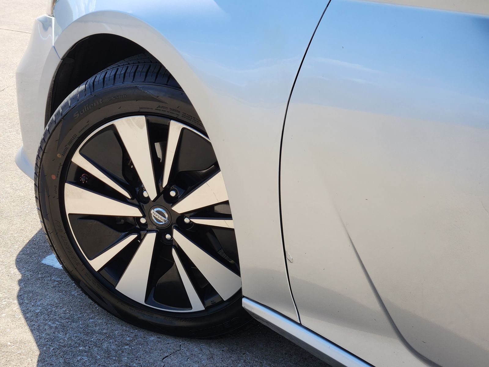 Used 2022 Brilliant Silver Nissan 2.5 SV image 16