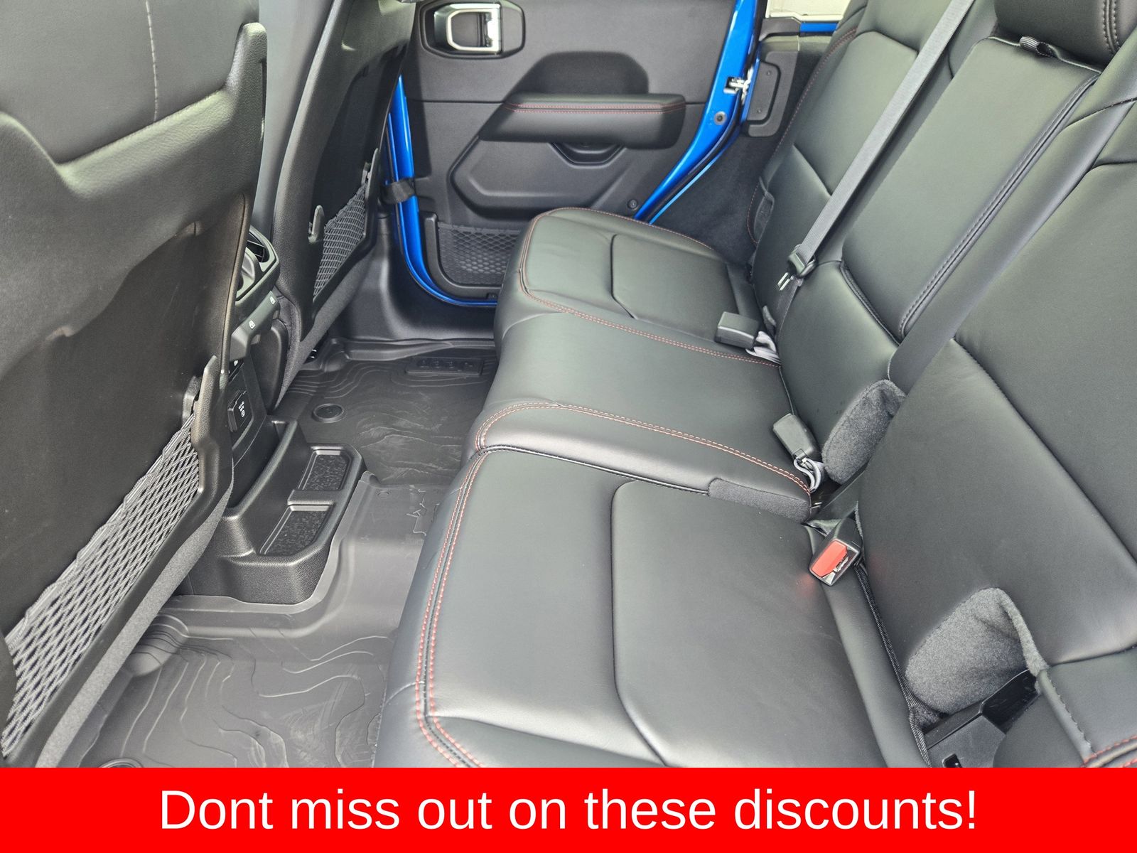 New 2026 Hydro Blue Pearlcoat Jeep 4-DOOR RUBICON X image 39