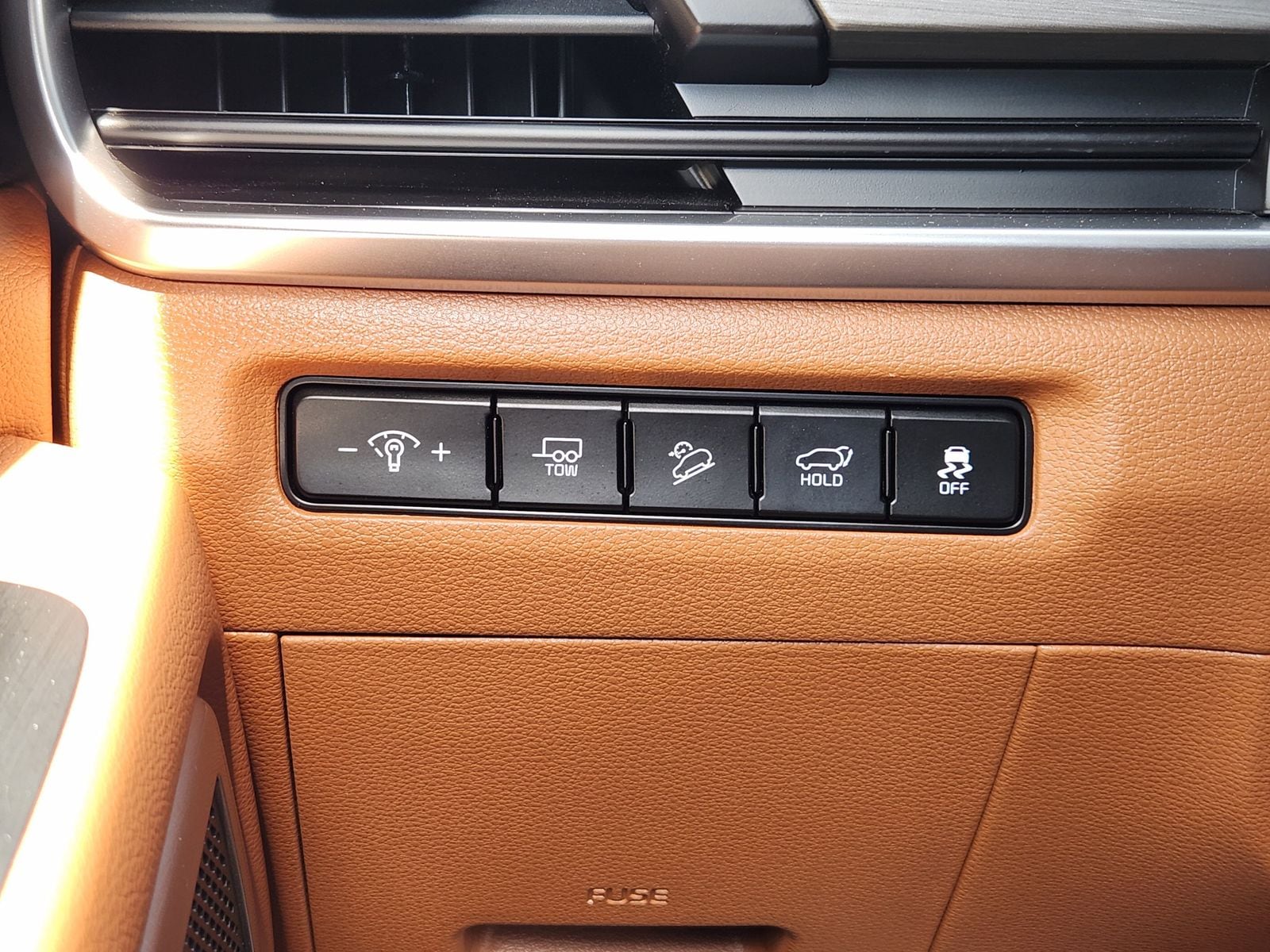 Used 2025 Glacial White Pearl Kia EX image 31