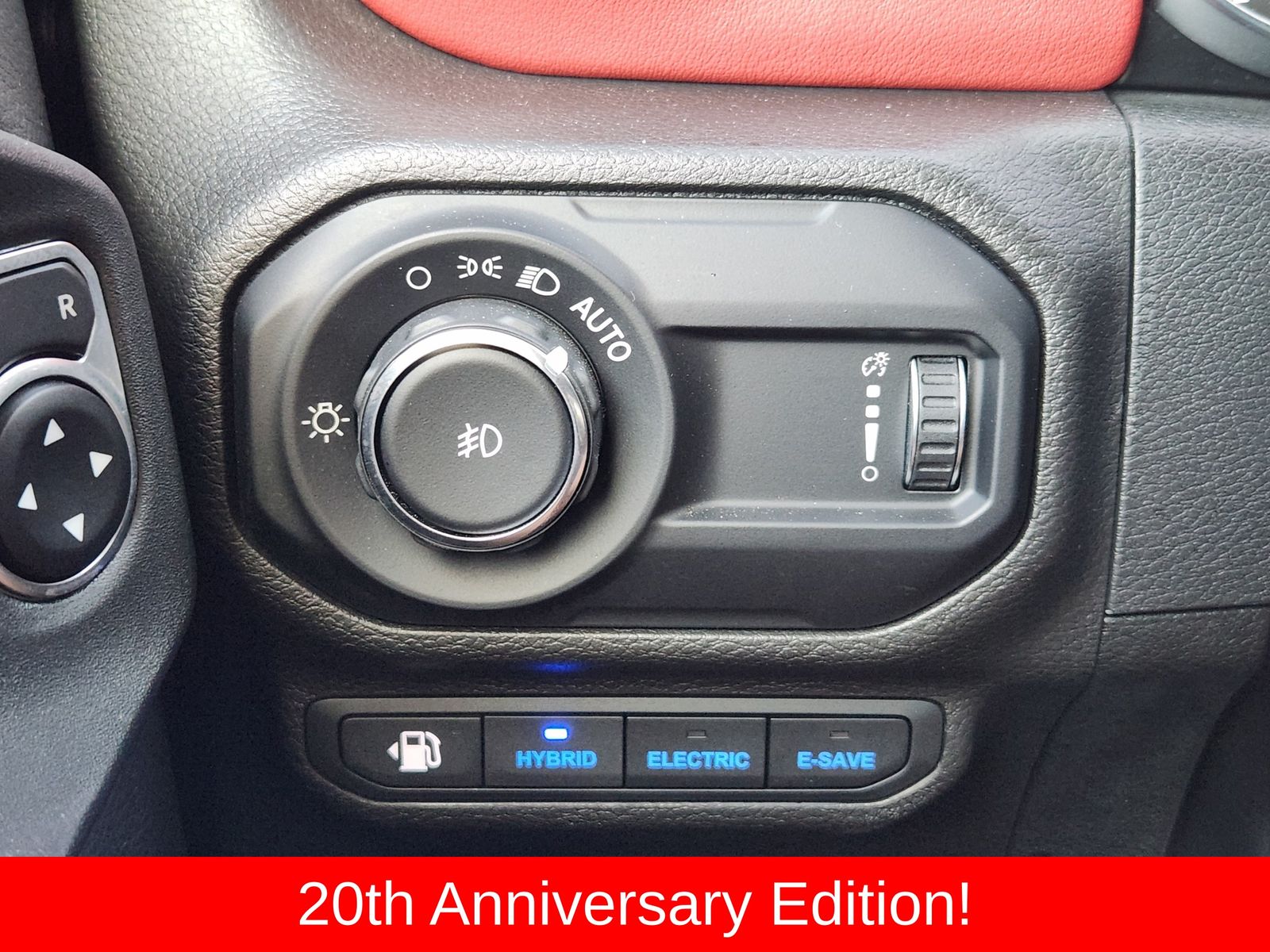 Certified Used 2023 Granite Crystal Jeep Rubicon image 32