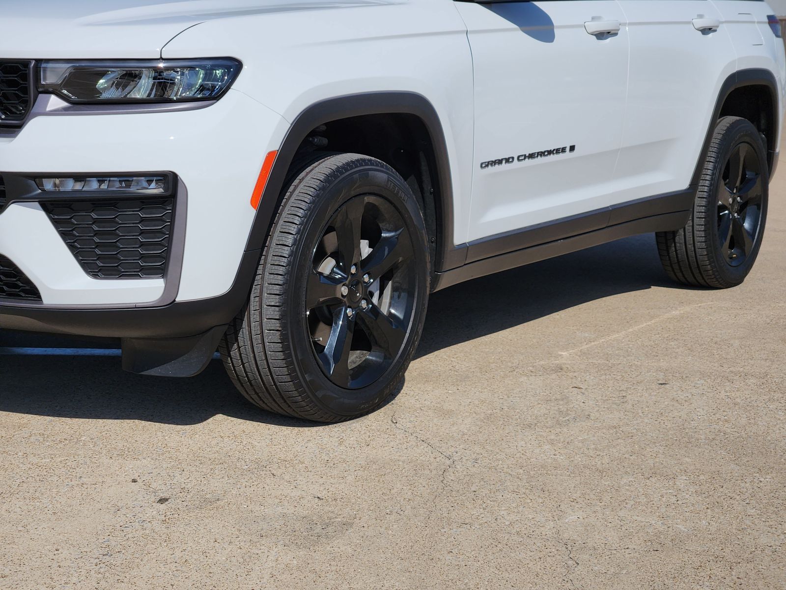New 2026 Bright White Jeep LIMITED 4X4 image 12