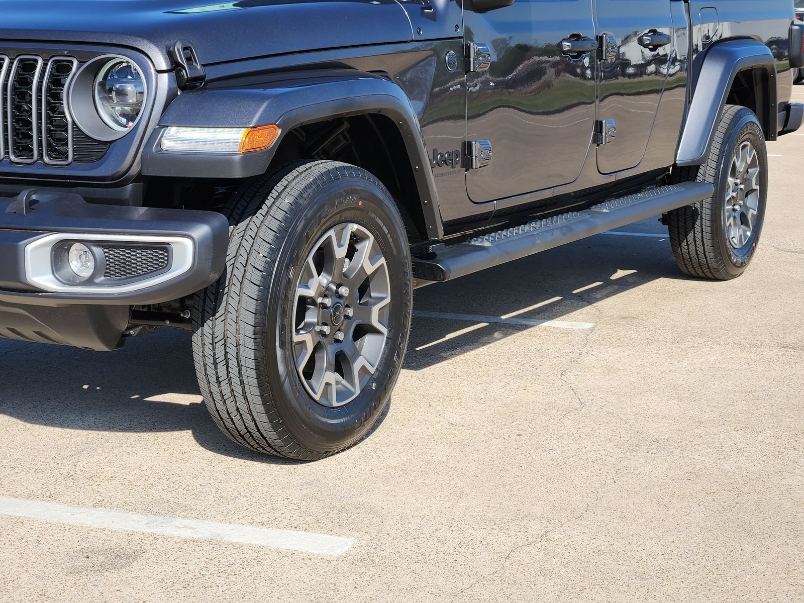 New 2026 Granite Crystal Jeep SAHARA 4X4 image 12