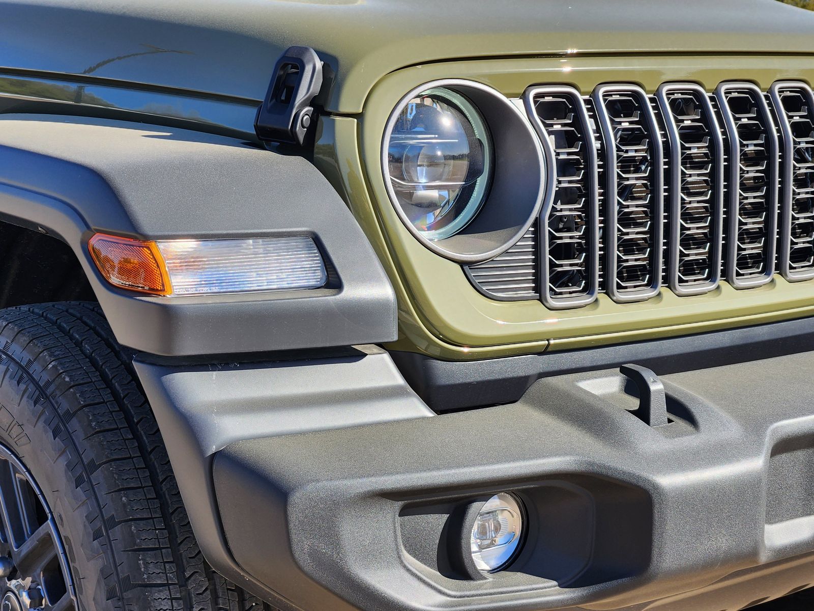 New 2026 41 Jeep 4-DOOR SPORT S image 9