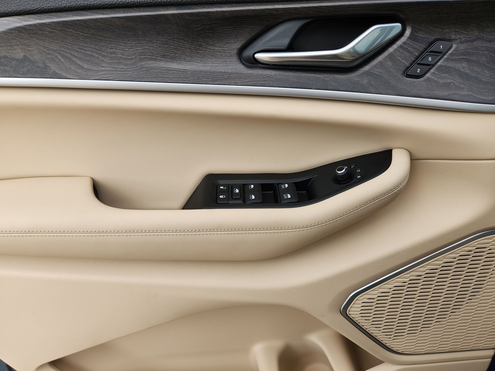 New 2026 Steel Blue Jeep L LIMITED 4X2 image 29