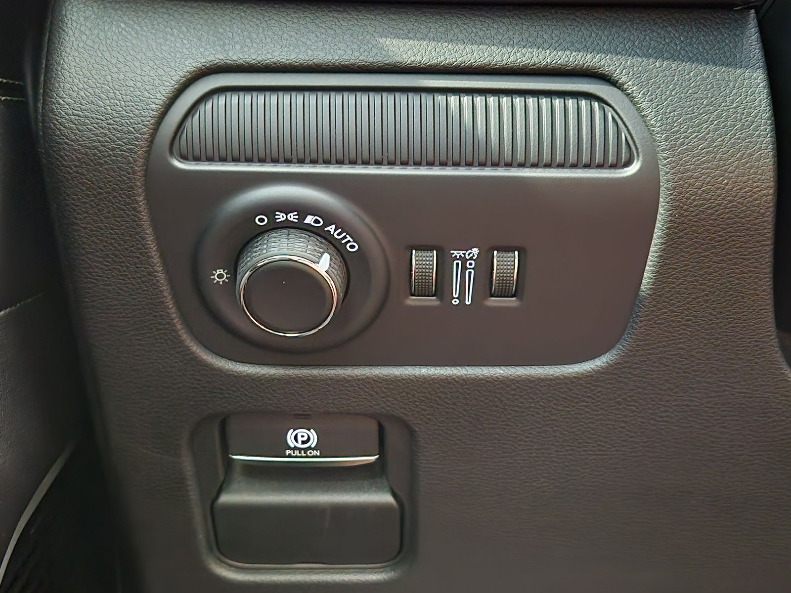 New 2026 Bright White Jeep LIMITED RESERVE 4X4 image 26