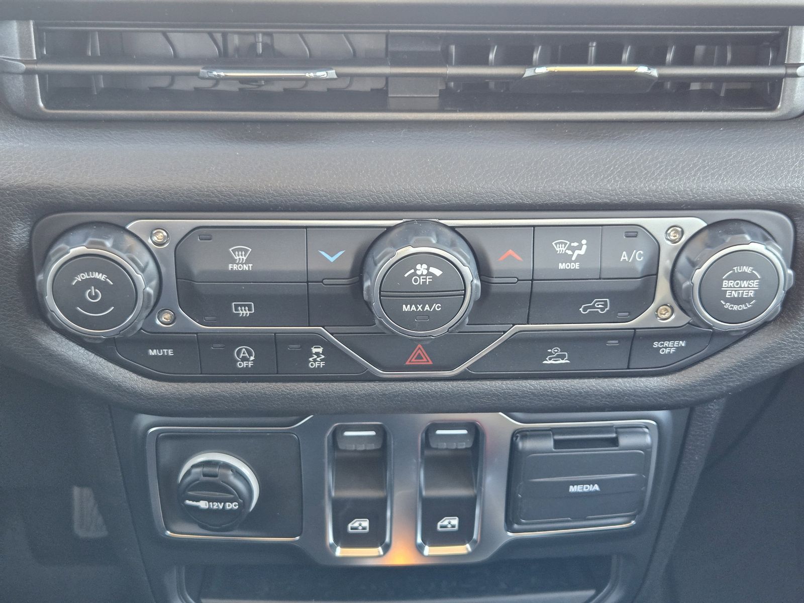 New 2026 41 Jeep 2-DOOR SPORT image 19