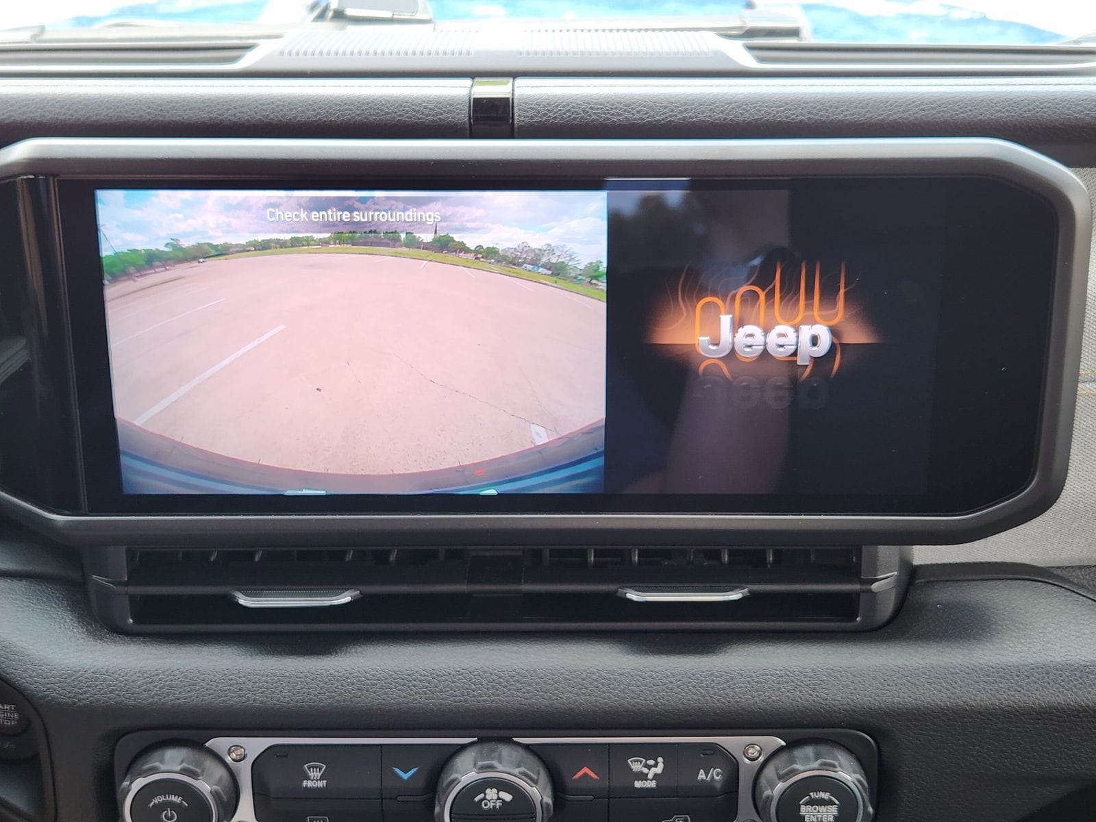 New 2026 Hydro Blue Pearlcoat Jeep 4-DOOR SPORT image 25