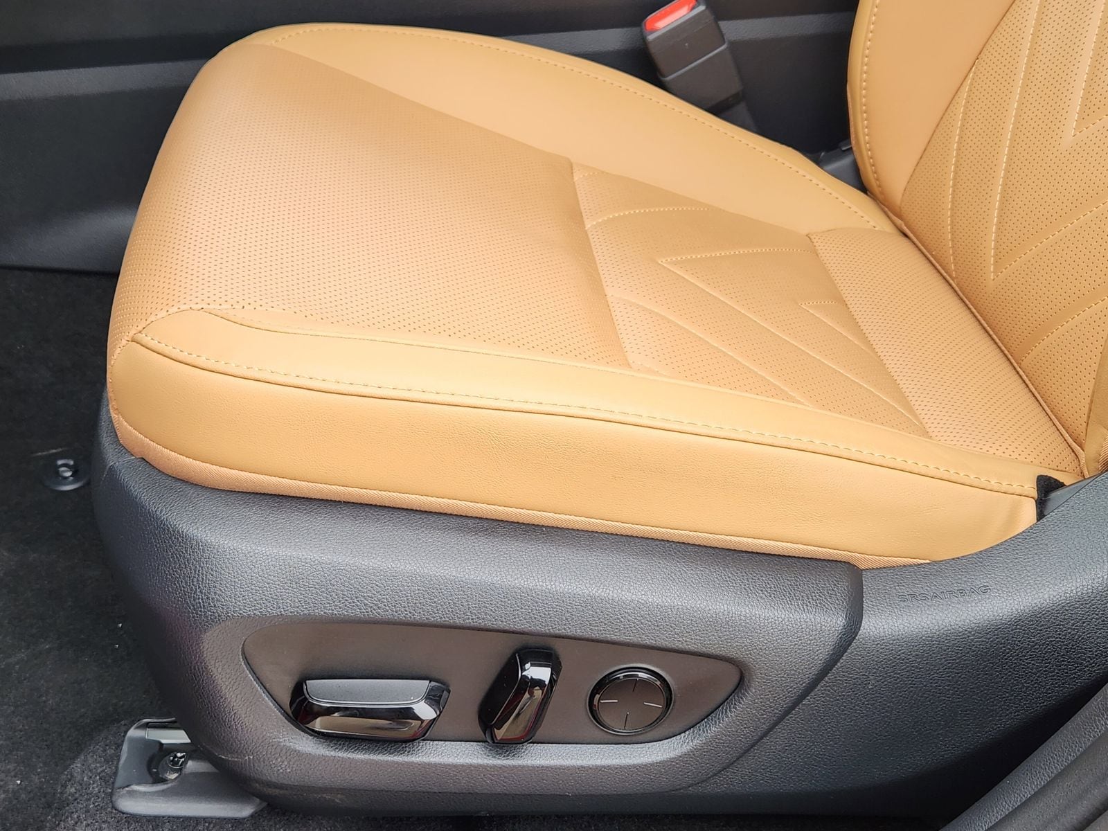 Used 2025 Redline Lexus Luxury image 33