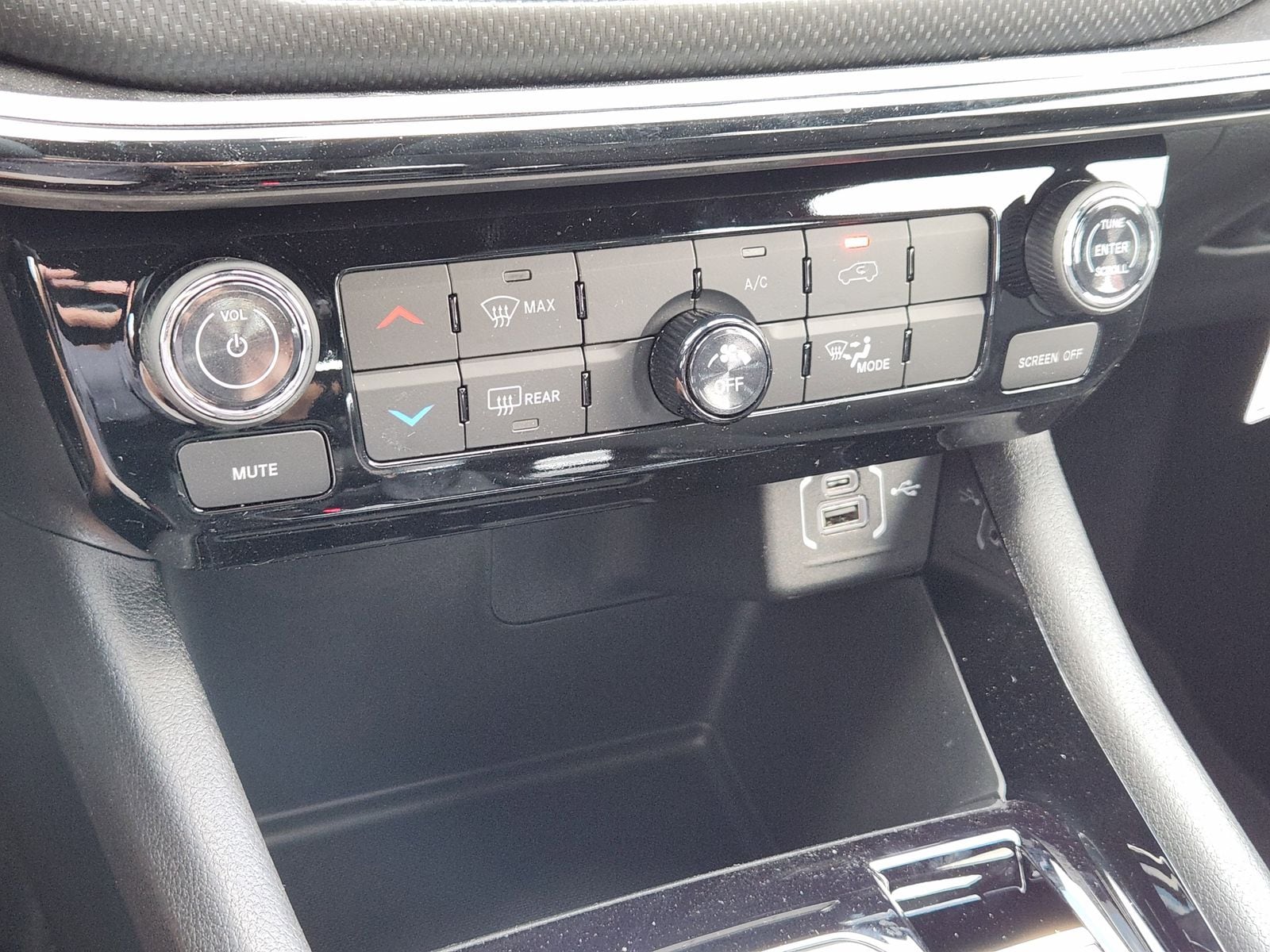 New 2026 Red Hot Pearlcoat Jeep LATITUDE ALTITUDE 4X4 image 27