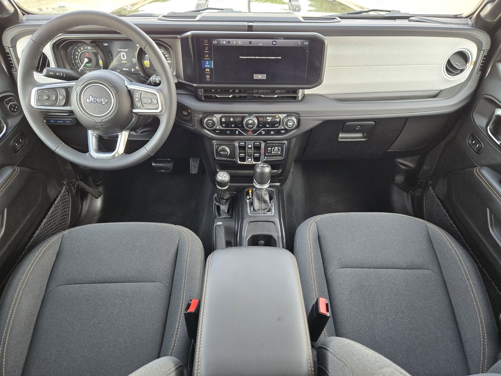 Used 2025 Granite Crystal Jeep Sahara image 33