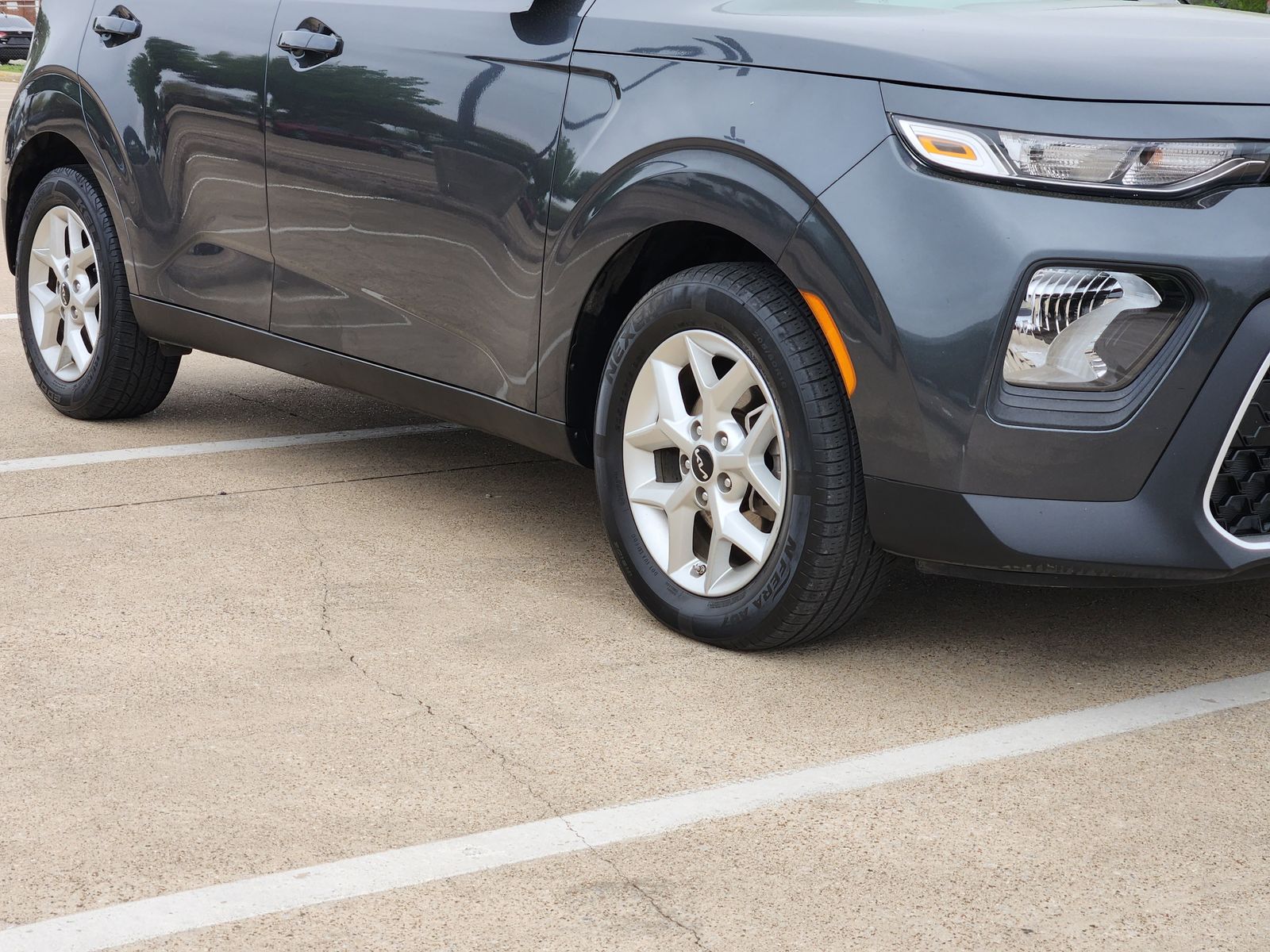 Used 2022 Gravity Gray Kia LX image 11