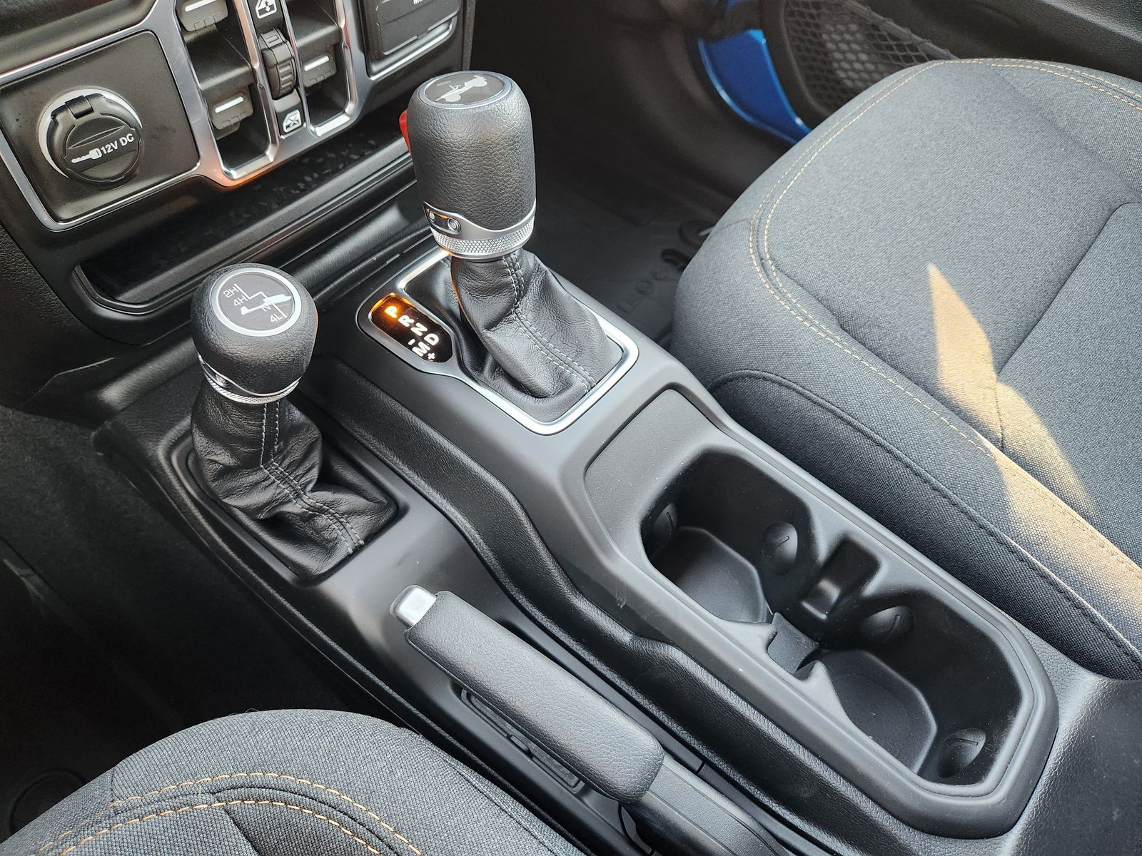 New 2026 Hydro Blue Pearlcoat Jeep 4-DOOR SPORT S image 27