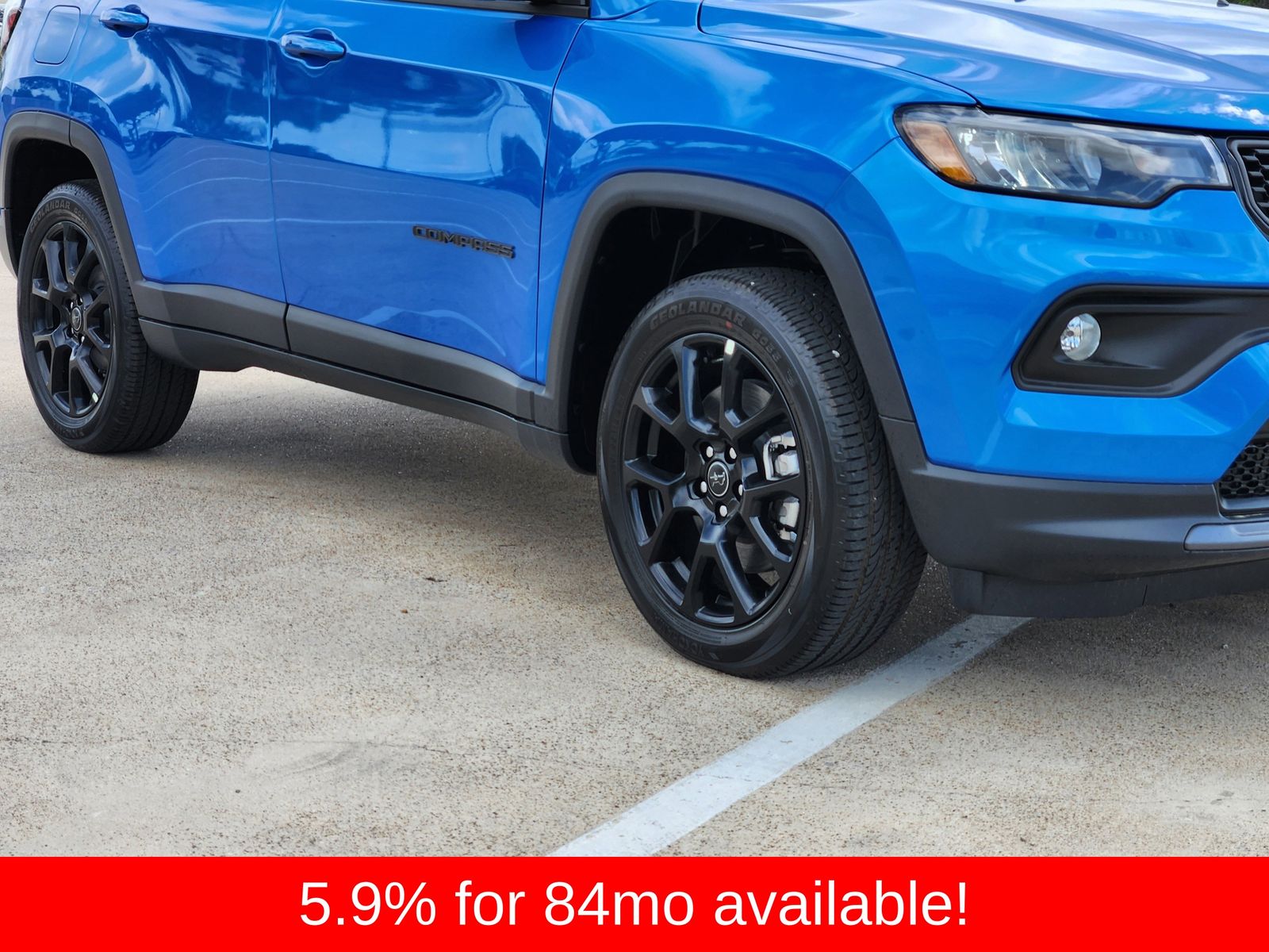 New 2026 Hydro Blue Pearlcoat Jeep LATITUDE ALTITUDE 4X4 image 11