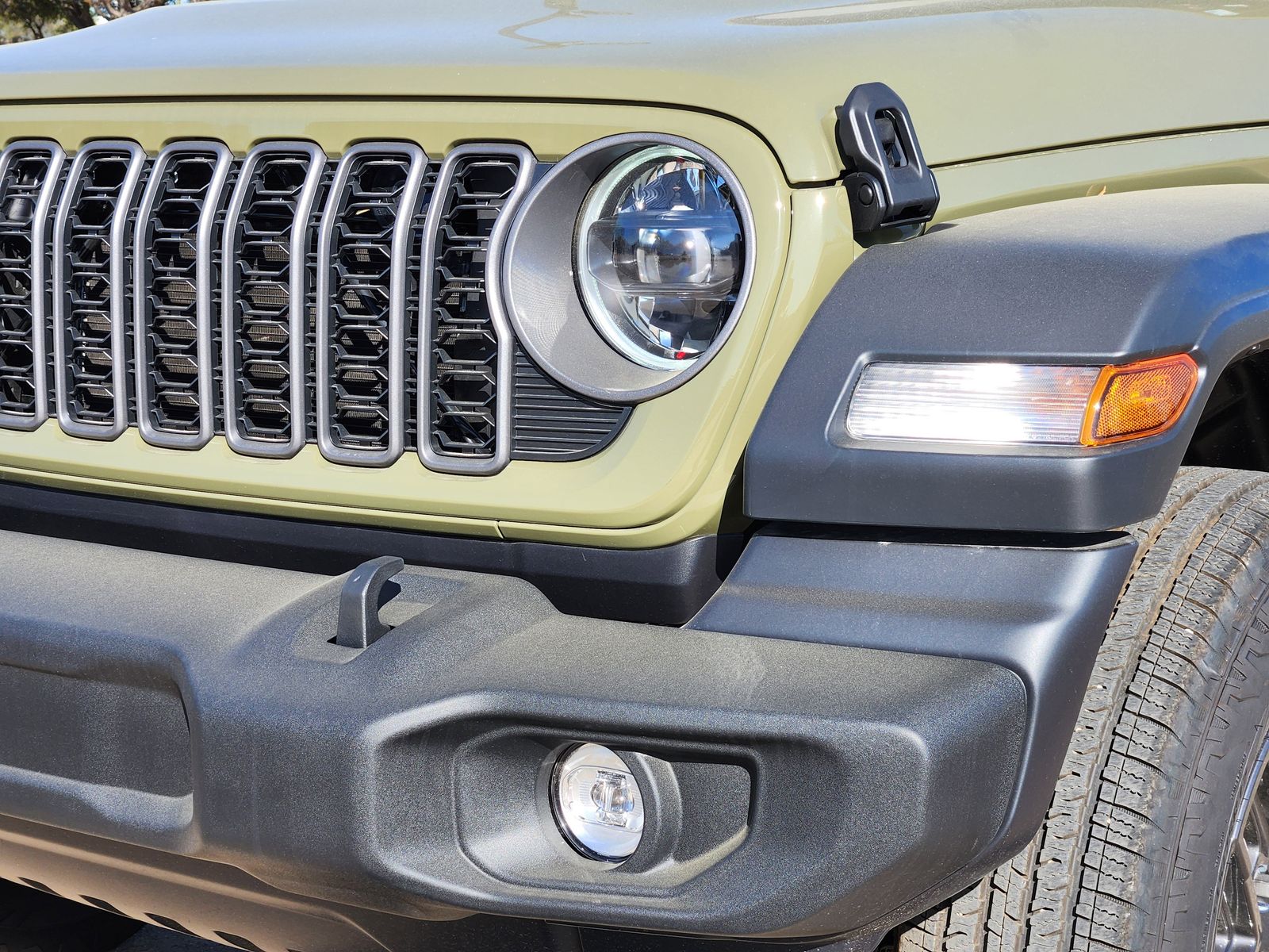 New 2026 41 Jeep 4-DOOR SPORT S image 10