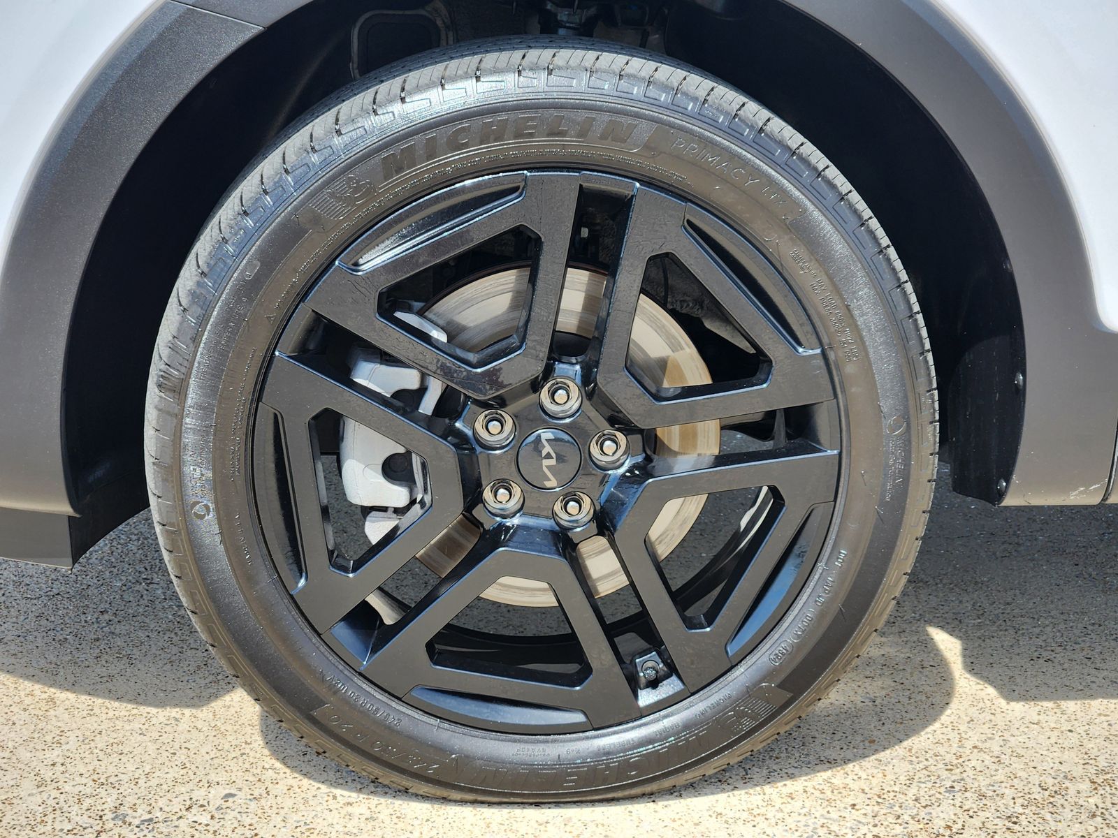 Used 2025 Glacial White Pearl Kia EX image 20