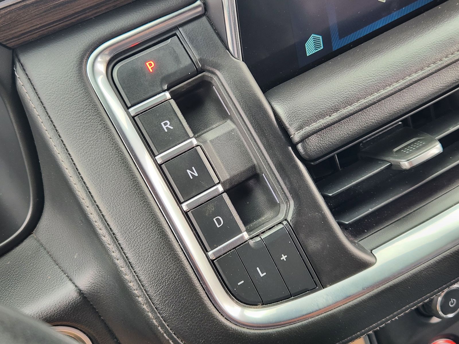 Used 2022 Summit White Chevrolet LT image 28