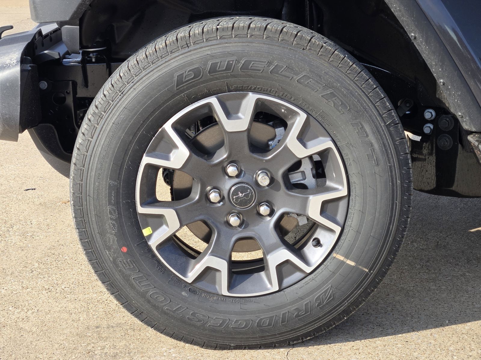 New 2026 Granite Crystal Jeep 4-DOOR SAHARA image 10