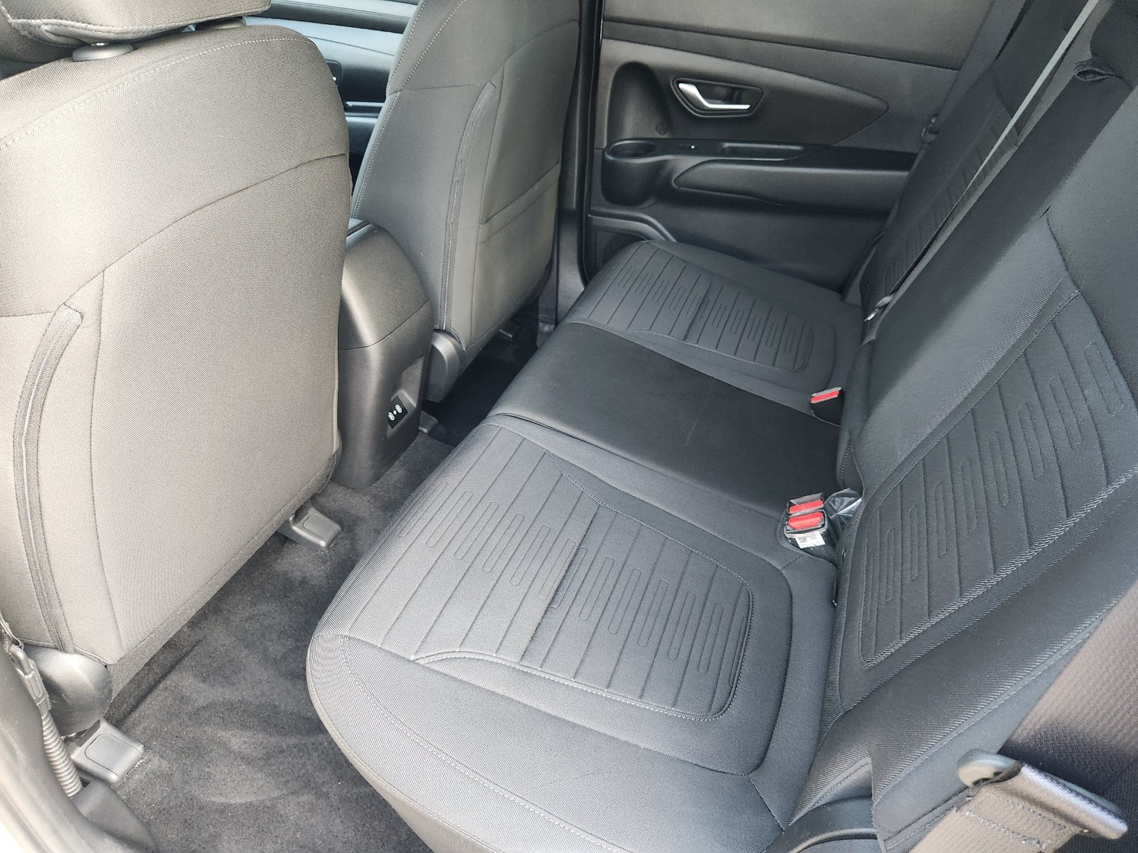 Used 2025 Atlas White Hyundai SE image 39