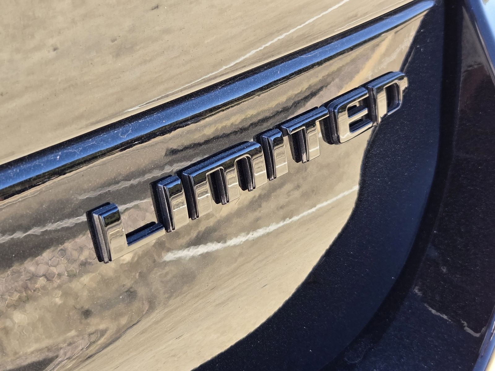 New 2025 Diamond Black Crystal Pearlcoat Jeep L LIMITED 4X4 image 11