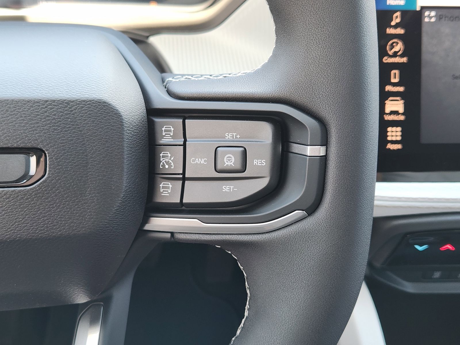 New 2026 Red Hot Pearlcoat Jeep LIMITED 4X4 image 38