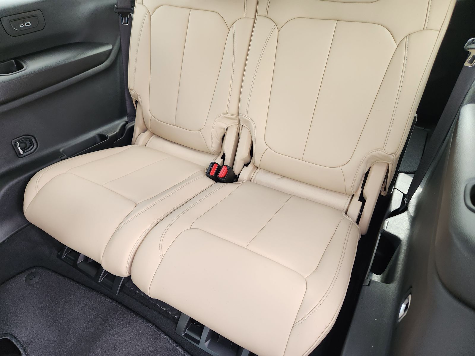 New 2026 Steel Blue Jeep L LIMITED 4X2 image 39