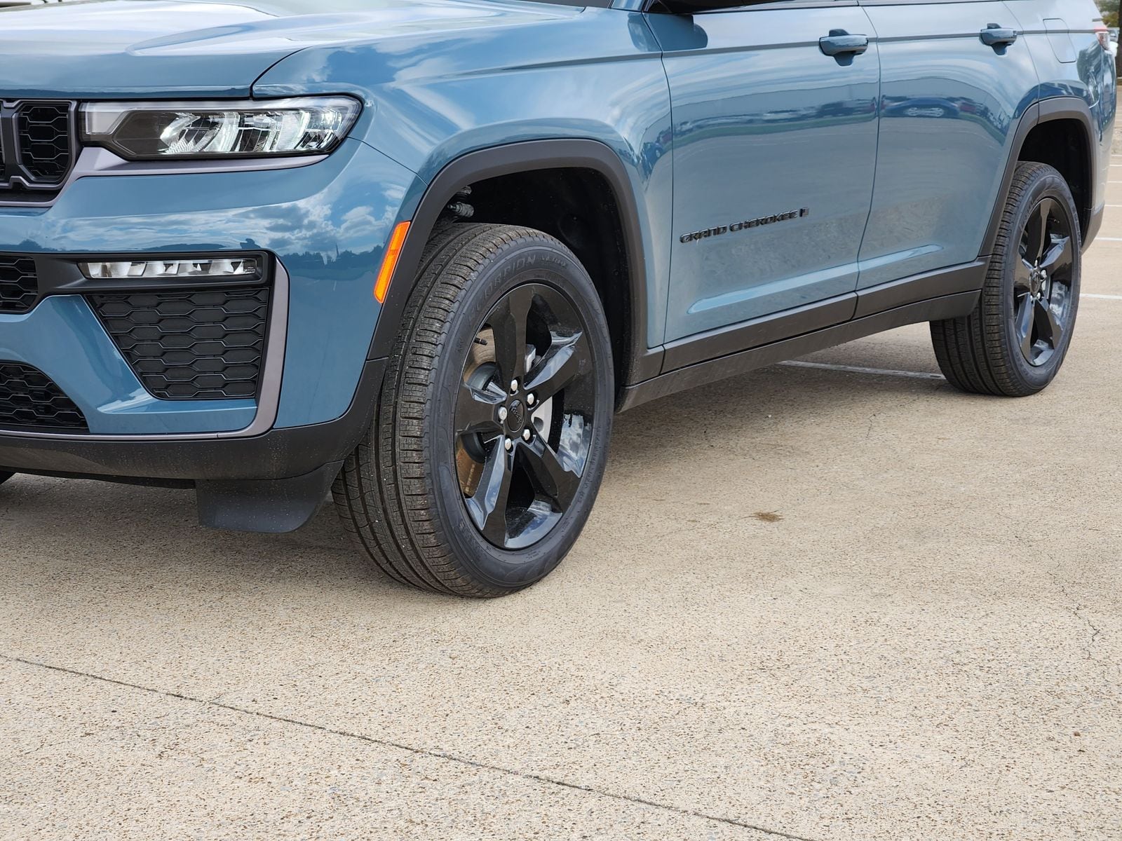 New 2026 Steel Blue Jeep L LIMITED 4X2 image 12