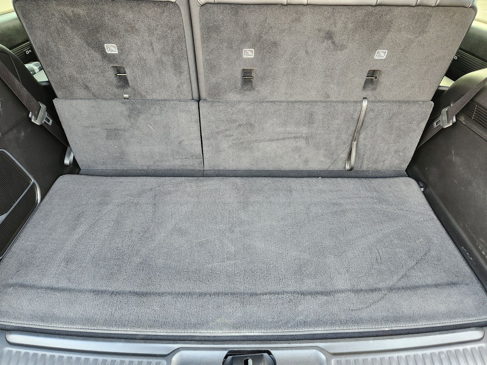 Used 2023 Diamond Black Crystal Pearlcoat Jeep Base image 42