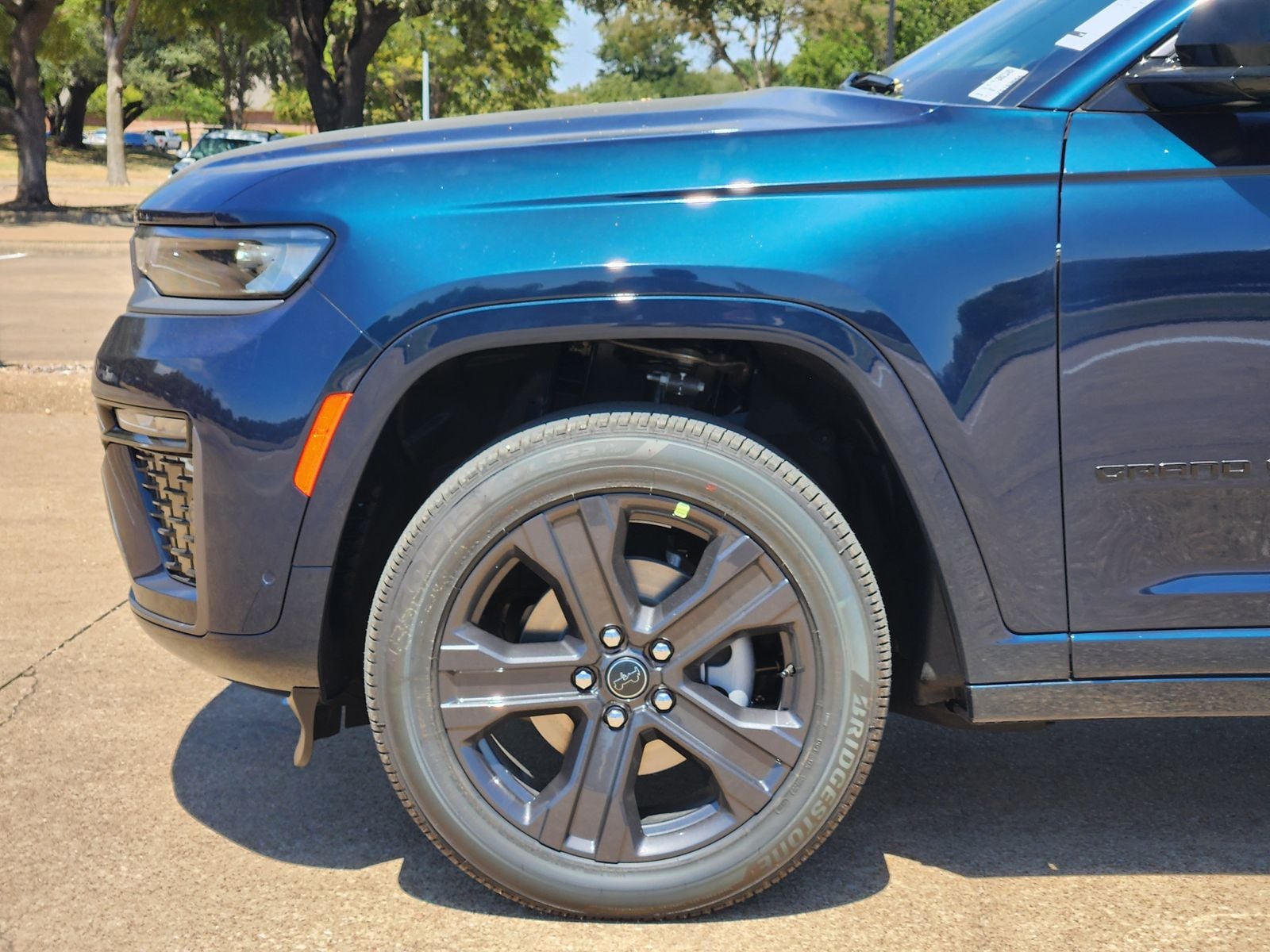 New 2027 Fathom Blue Pearlcoat Jeep Limited Reserve image 10