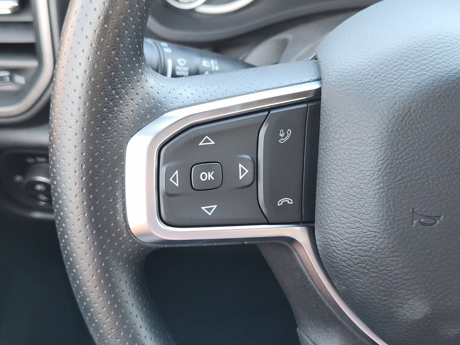 New 2026 Diamond Black Crystal Pearlcoat Ram TRADESMAN CREW CAB 4X4 6