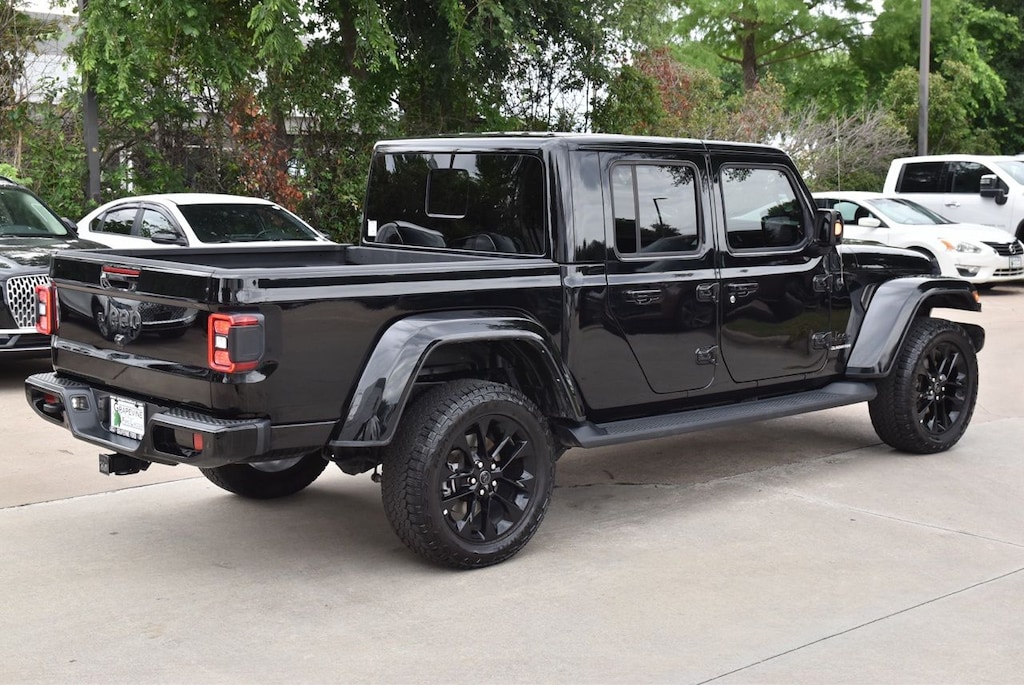 Used 2022 Jeep Gladiator Overland Truck Crew Cab