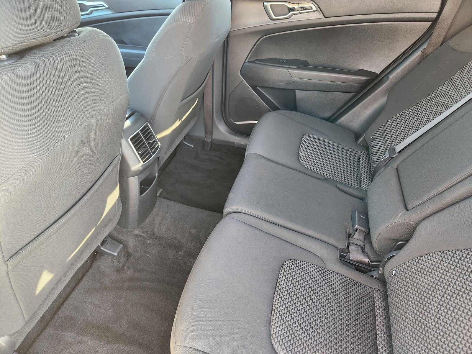 Used 2024 Snow White Pearl Kia LX image 38