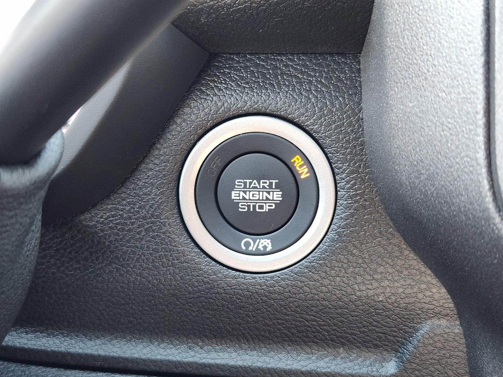 New 2026 Diamond Black Crystal Pearlcoat Ram TRADESMAN CREW CAB 4X4 6