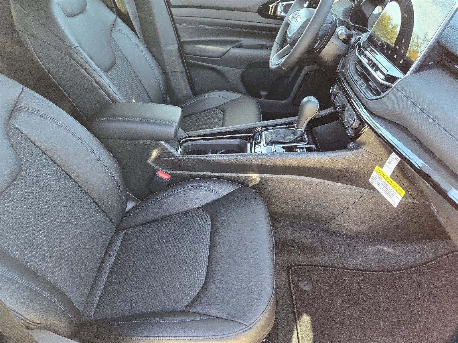 New 2026 Bright White Jeep LATITUDE ALTITUDE 4X4 image 14