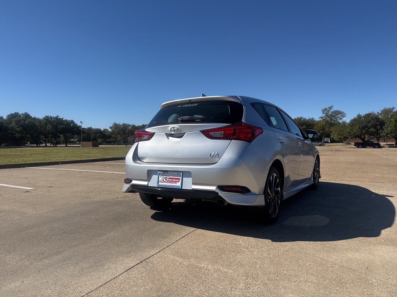 2016 Scion iM Base photo 4