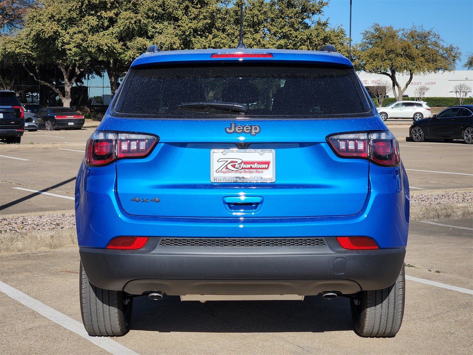 New 2026 Hydro Blue Pearlcoat Jeep LATITUDE ALTITUDE 4X4 image 5