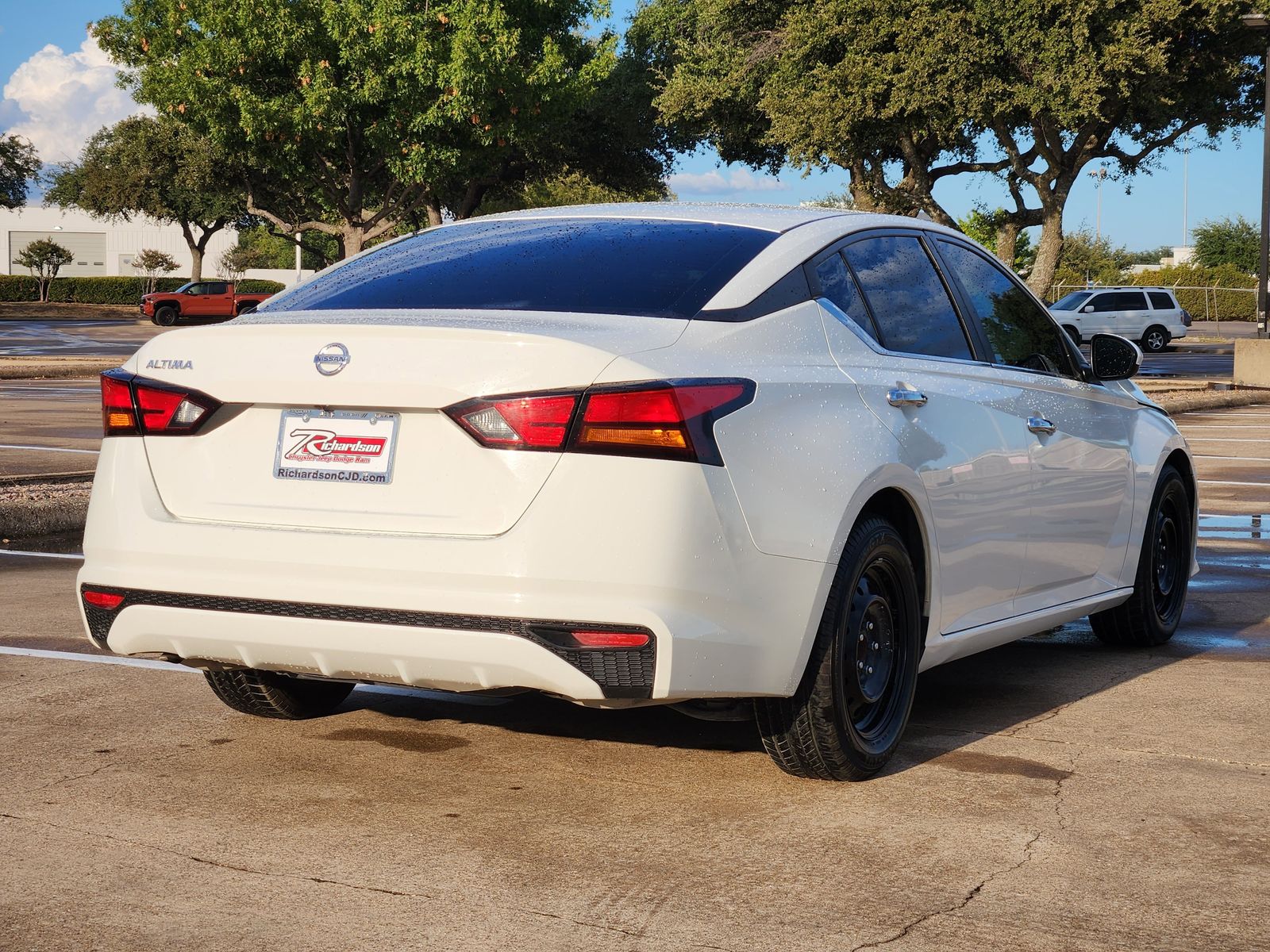 Used 2021 Glacier White Nissan 2.5 S image 6
